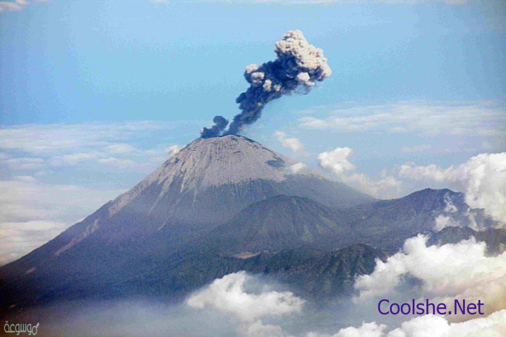 اي-انواع-البراكين-يتكون-من-تعاقب-طفوح