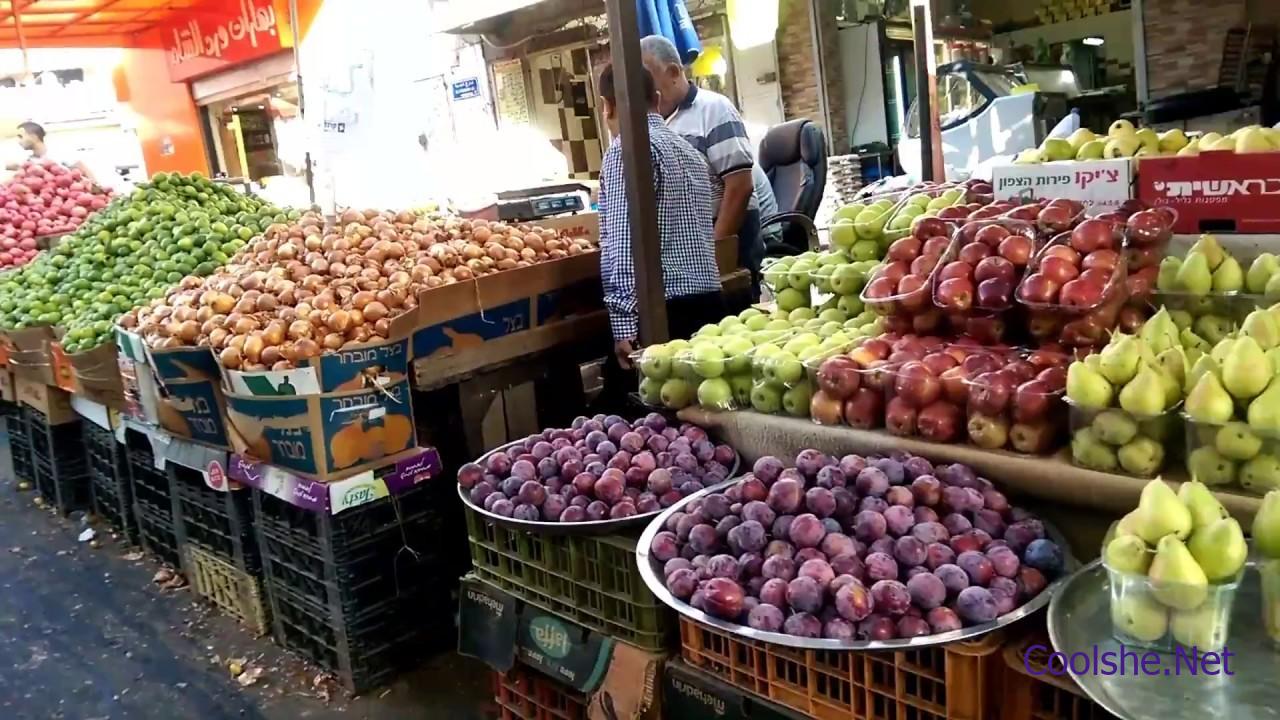يريد مزارع ان يبيع الفاكهة في السوق الساعة 7 صباحا فإذا كان يحتاج إلى 35 دقيقة  لجمع الفاكهة . - كل شي