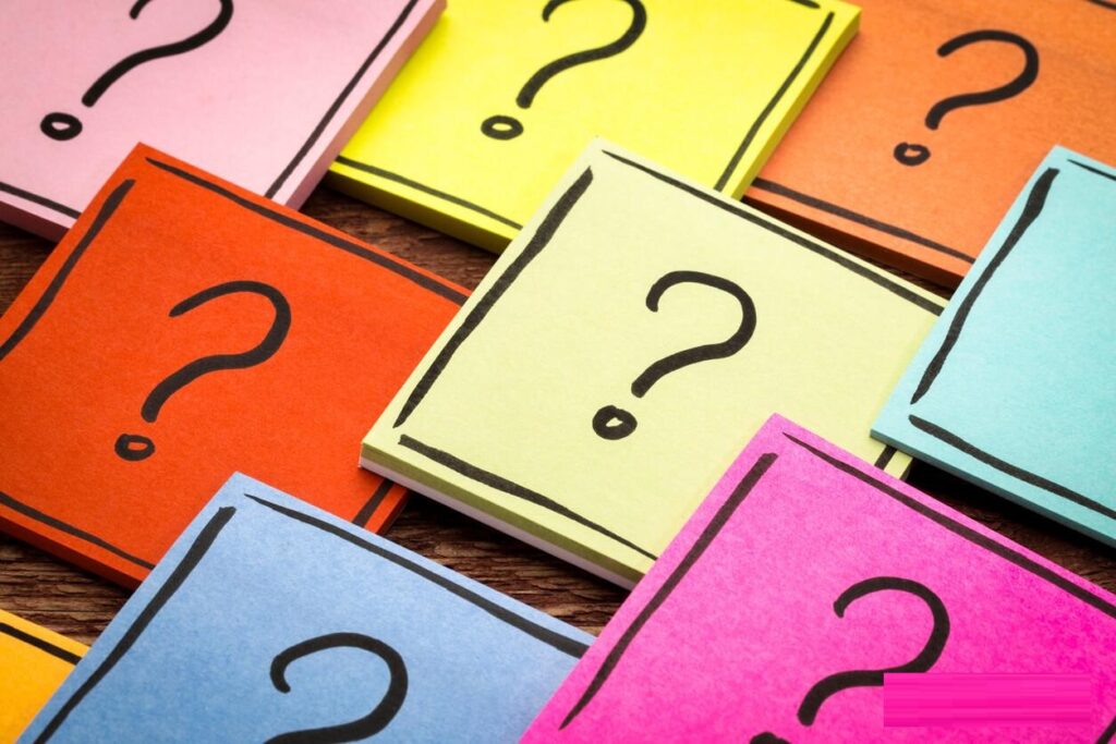 أي مما يأتي يمكن أن يفسر حدثاً في العالم الطبيعي